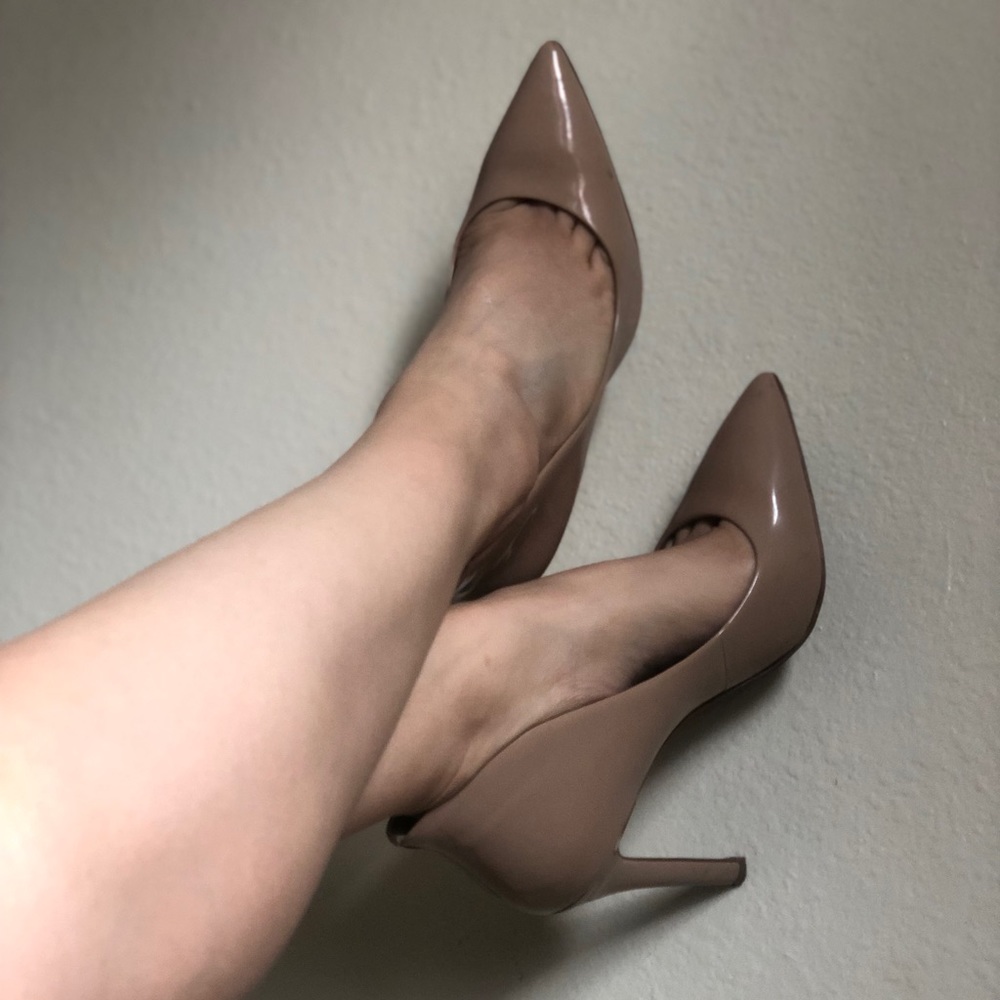 Nude classic heels